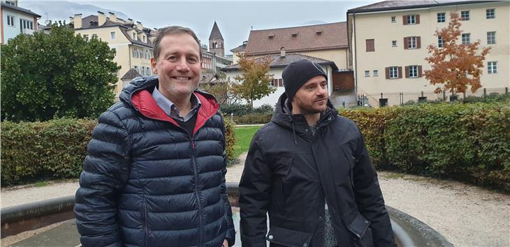 Riqualificazione Parco Cappuccini a Bolzano, il 6 agosto si decide. L'assessore provinciale Massimo Bessone (a sx) in sopralluogo assieme al direttore della Ripartizione patrimonio, Daniel Bedin, prima della pandemia. (Foto: ASP/Anna Pitarelli)