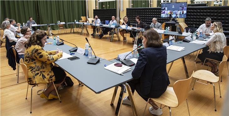 Bilancio positivo sulle misure implementate con il FSE nel 2019 e nell'emergenza da Covid-19 stilato da Comitato di Sorveglianza, riunito oggi a Bolzano. (Foto: ASP/Fabio Brucculeri)