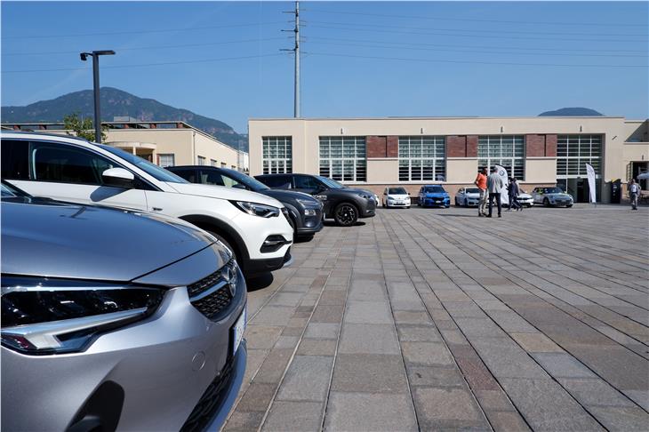 Presso gli eTestDays sono disponibili 37 veicoli (alimentati a batteria e ad idrogeno), che sarnno utilizzati per una media di tre cicli di test. (Foto: ASP/Elisa Zambiasi)