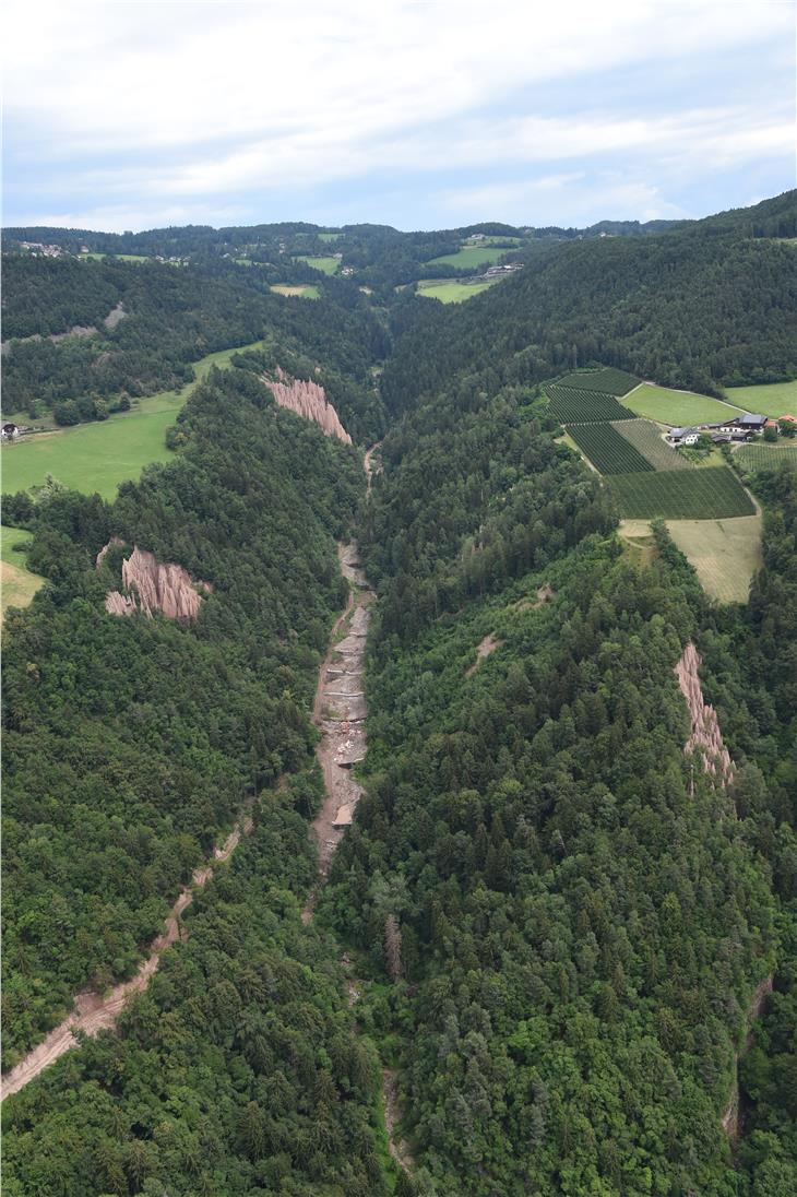 Il corso del Rio Rivellone visto dall'alto (Foto: ASP/Agenzia Protezione civile)