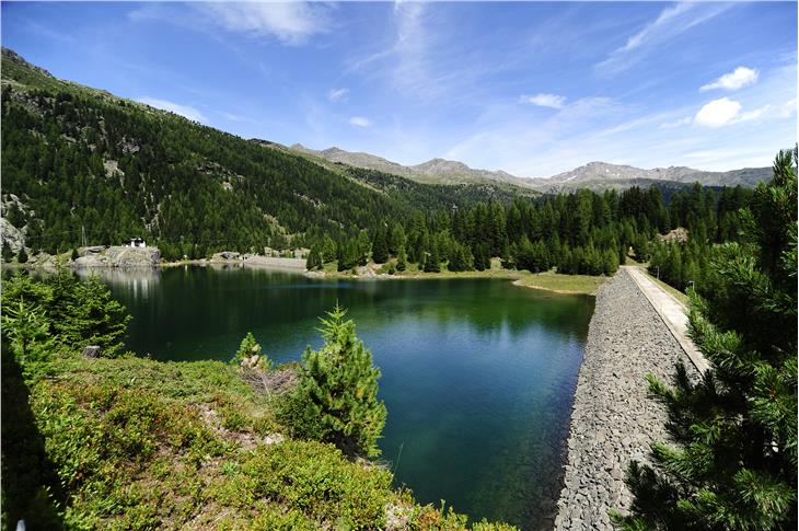 Con i fondi di miglioramento ambientale che derivano dalla gestione della centrale idroelettrica di S.Valpurga-Pracupola in programma interventi nel comune di Ultimo (Foto: Alperia)