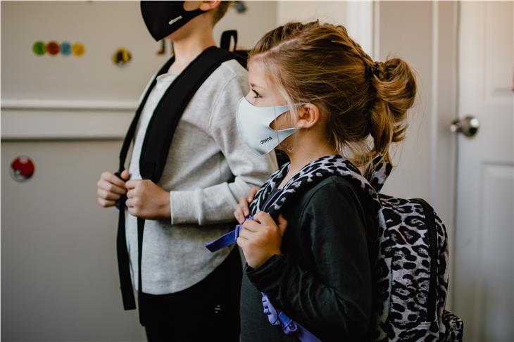 Da lunedì 9 novembre lezioni in presenza, con obbligo di mascherina, nella gran parte delle scuole altoatesine (Foto: unsplash.com)