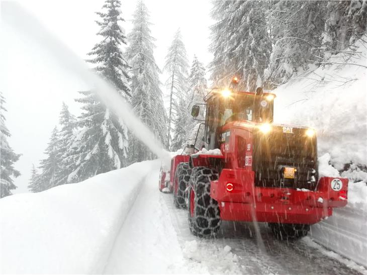 Una delle frese utilizzate negli ultimi giorni per ripulire le strade dalla neve (Foto: Corpo permanente Vigili del fuoco)