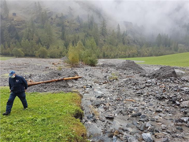 Lavori di sistemazione dopo il maltempo per l'Ufficio bacini montani ovest. Nella foto i lavori a Corvara in Passiria. (Foto: ASP/Bacini montani ovest)