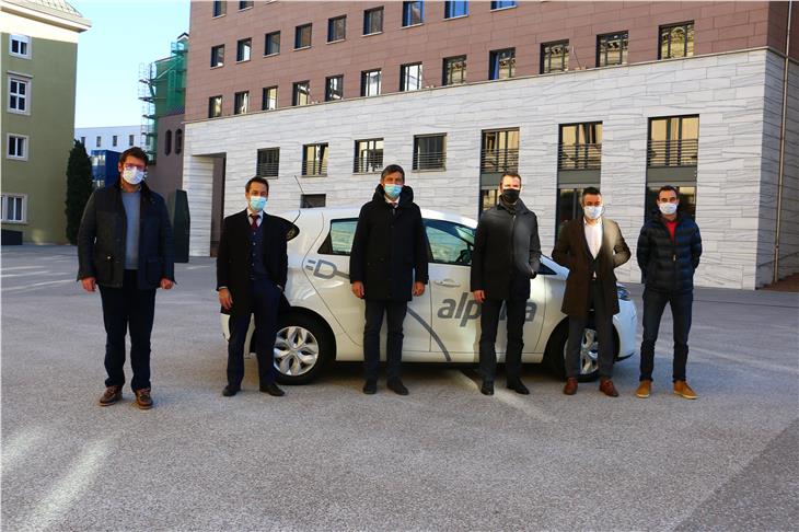 Il presidente di STA Ausserdorfer, il CEO di Neogy Marchiori, l'assessore Alfreider, il direttore di ripartizione Martin Vallazza, il direttore di STA Dejaco il direttore di "Green Mobility" di STA Harald Reiterer (Foto: STA)