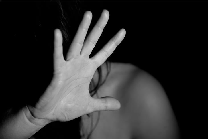 Grazie al protocollo Erika, la Provincia, i Centri antiviolenza, l’Azienda sanitaria e le Forze dell’ordine collaborano per offrire alle vittime di violenza un aiuto rapido ed efficace (Foto: pexels)