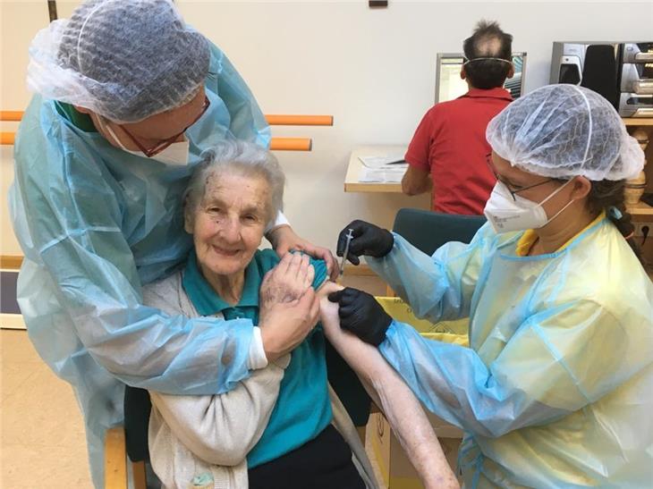 Circa il 40% degli ospiti e del personale delle case di riposo sono stati vaccinati. In programma un ulteriore ciclo (Foto: ASP/Eugen Sleiter)