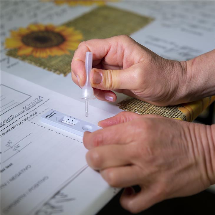 Prosegue l'iniziativa "Testiamoci": entro la fine della prossima settimana 124 stazioni di test in tutto l'Alto Adige (Foto: ASP/Fabio Brucculeri)