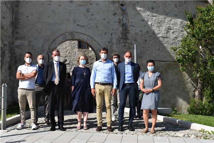 Hanno preso parte alle festa per i 20 anni del Museum Ladina: Angelika Fleckinger, Stefan Planker, Christian Terzer, Daniel Alfreider, Eidth Ploner, Heinrich Huber, Roland Verra e Gustav Mischi (Foto: ASP/Roman Clara)