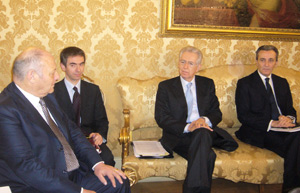 L’incontro a Palazzo Chigi del presidente Durnwalder con il premier Monti (a destra il viceministro Grilli)