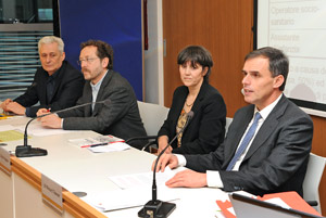 L'assessore Theiner nel corso della conferenza stampa