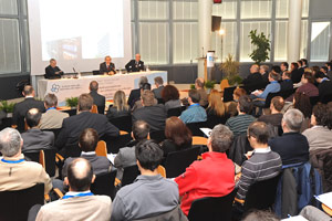 Sala gremita al Convention Center del TIS per il convegno sulla sicurezza informatica