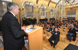 L'ass. Florian Mussner avvia la conferenza d’apertura del progetto triennale Interreg IV Italia-Austria “permaqua” (FOTO: USP/A.Pertl)