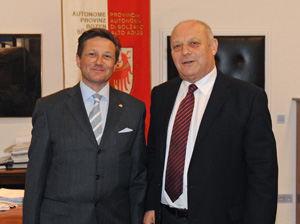 Massimo Baggi, console generale della Svizzera a Milano con il presidente Luis Durnwalder