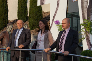 Inaugurata la nuova mostra temporanea: il presidente della Provincia e presidente dei Giardini, Luis Durnwalder, assieme al direttore dei Giardini Daniel Bedin ed alla curatrice della mostra Karin Kompatscher.