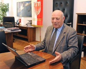 Ogni settimana il presidente Durnwalder e la sua squadra di governo risponderanno sul web a una domanda dei cittadini