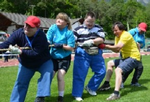 Il tiro alla fune è uno dei "classici" appuntamenti della festa dello sport dedicata ai disabili