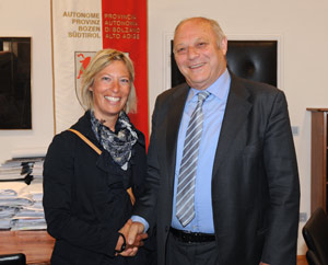 Il presidenteLuis Durnwalder e la garante dell'infanzia e dell'adolescenza Vera Nicolussi Leck (FOTO: USP/A.Pertl)