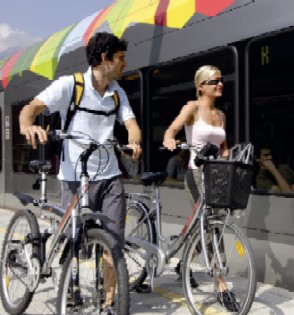 Molto apprezzato il trasporto delle bici su gomma tra Merano e Malles