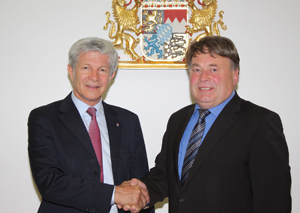 L'assessore provinciale all'agricoltura Hans Berger con il Ministro della Baviera Helmut Brunner