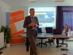 L'assessore provinciale al lavoro, innovazione, cooperative Roberto Bizzo alla presentazione degli esiti della ricerca svolta nell'ambito del percorso "Lavorare tutti conviene a tutti"