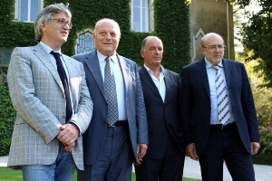 Davanti alla Tenuta San Leonardo di Borghetto: Renzo Tondo, Luis Durnwalder, Augusto Rollandin e Lorenzo Dellai (da sinistra)