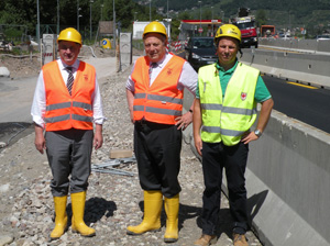 Durnwalder e Mussner con il responsabile del progetto Kiem durante il sopralluogo