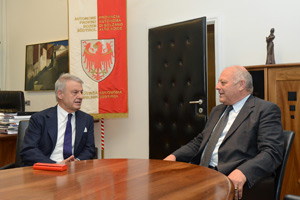 Cordiale incontro a Palazzo Widmann tra il presidente Durnwalder e il ministro Clini (Foto Pertl)
