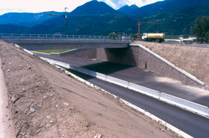 Lavori in corso: il cantiere della MeBo a Postal durante gli anni '90