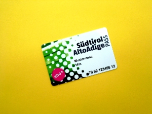 La nuova tessera "AltoAdige Pass abo+" per scolari e studenti