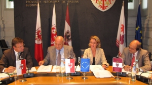 Il presidente Durnwalder con i colleghi Platter e Dellai alla riunione del GECT