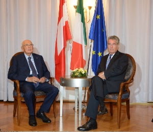 	Incontro bilaterale Italia-Austria al Kurhaus di Merano: i due presidenti Giorgio Napolitano e Heinz Fischer