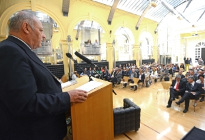 Il presidente della Provincia Luis Durnwalder interviene alla 10. Giornata della Cultura ladina (FOTO: USP/A.Pertl)