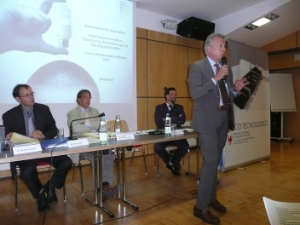 L'assessore Bizzo alla presentazione dei bandi innovazione agli imprenditori