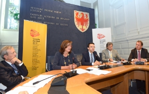 Idee per la capitale della cultura. Da sinistra: Michl Ebner, Sabina Kasslatter Mur, Christian Tommasini, Gerhard Brandstätter, Andrea Grata