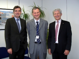 Berger con il direttore generale UE Michael Erhart e l'europarlamentare altoatesino Herbert Dorfmann