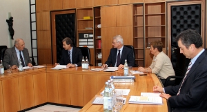 Ai rappresentanti della società ABZ, Provincia (il presidente Durnwalder) e Comune di Bolzano (assessore Maria Chiara Pasquali) è stato presentato oggi lo studio della progettazione (Foto: ohn)