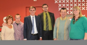 L'assessore Richard Theiner ed il presidente della Federazione per il Sociale e la Sanità, Stefan Hofer, hanno potuto apprezzare i prodotti del laboratorio "Locia" di Ortisei