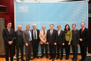 L'assessore Berger con il commissario UE Ciolos e i rappresentanti delle Regioni alpine al summit di Bruxelles sull'agricoltura di montagna