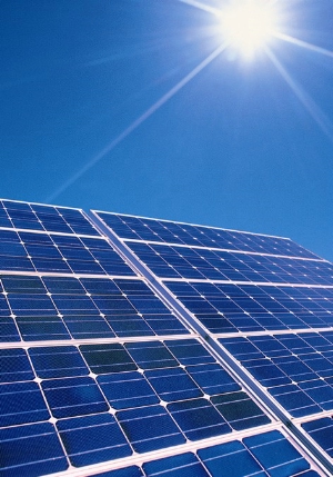 Gli impianti a pannelli fotovoltaici installati su palazzi provinciali e scuole producono energia per circa 700.000 KWh/anno.