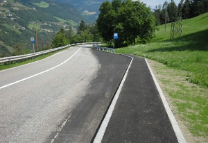 Spostata e resa più sicura la fermata autobus tra Laion e Albions