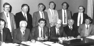 L'assessore Ferretti nella Giunta provinciale del 1984 con il presidente Magnago