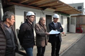 Sopralluogo alla nuova fermata treni di Casanova (da sx): Gianpaolo Vattai (STA), Mattivi (rappresentante quartiere), arch. Piller (direttore lavori), ass. Widmann.