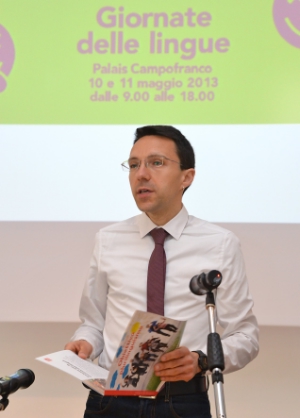 L'assessore Tommasini al Centro Trevi ha presentato le "Giornate delle lingue" del 10 e 11 maggio a Bolzano (Foto Pertl)