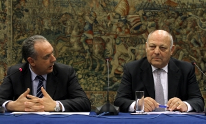 Il sottosegretario Legnini e il presidente Durnwalder durante la conferenza stampa di presentazione nella sede RAI