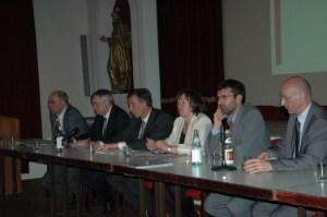 I relatori del progetto Metrobus: Valentino Pagani (Ripartizione infrastrutture), Florian Mussner, Thomas Widmann, Gertrud Benin Bernard (sindaco Caldaro), Stefano Ciurnelli (esperto del settore) e Günther Burger (Dipartimento mobilità)