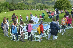 Con il progetto "Camminiamo insieme per il clima" proposto alle scuole con il programma Scuola.ambiente dell'Agenzia provinciale per l'ambiente percorso 2 volte il Giro del mondo (Foto: USP/A.Pertl)