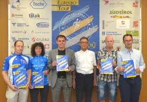 L'assessore Richard Theiner con gli organizzatori dell'Euregio Tour per il trapianto