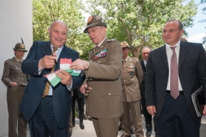 Cerimonia di consegna all'Esercito della palazzina alloggi sull'area della caserma Polonio