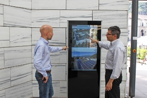 L'infopoint allestito presso il Palazzo provinciale 2 in piazza Silvius Magnago a Bolzano.